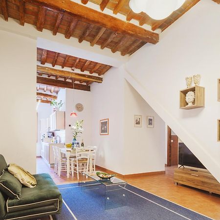 Michael'S Home - Cozy Apartment In The Heart Of Lucca Esterno foto
